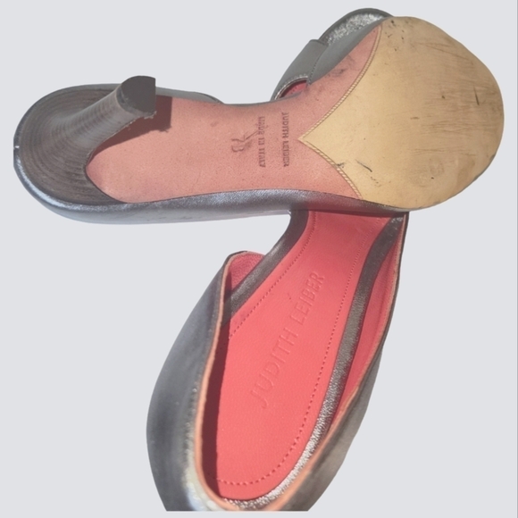 Judith Leiber Women's Silver Leather Open Toes 4" Stiletto Heels Size 7B - Picture 2 of 12